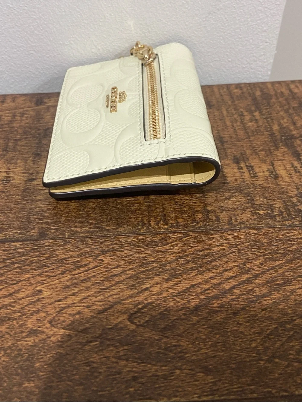 Coach Card Case With Charm In Signature Leather— Light Lemon